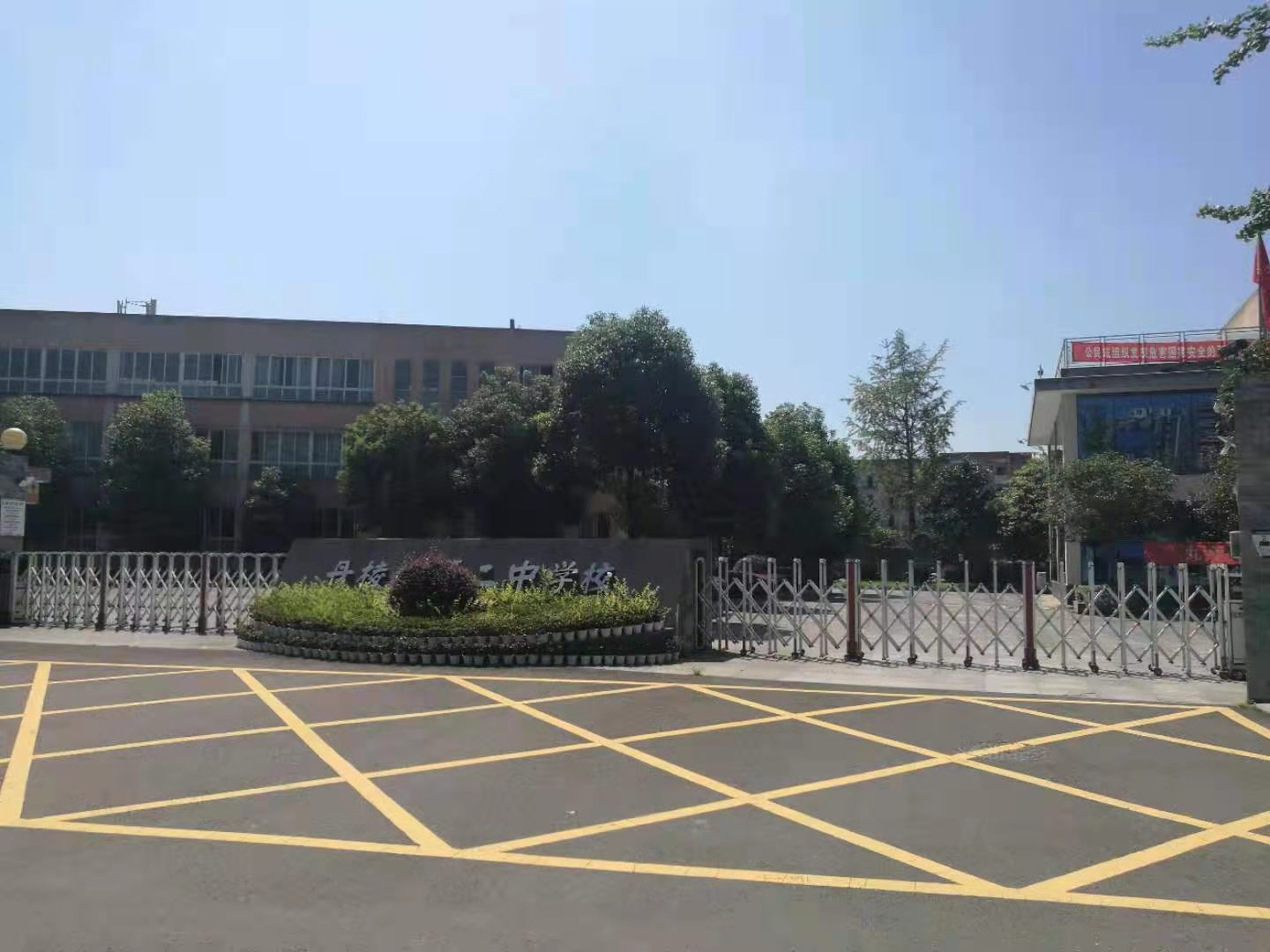 伸縮門、電動門